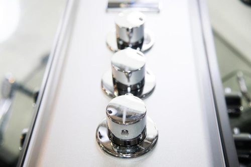 Essence Mirror Controls